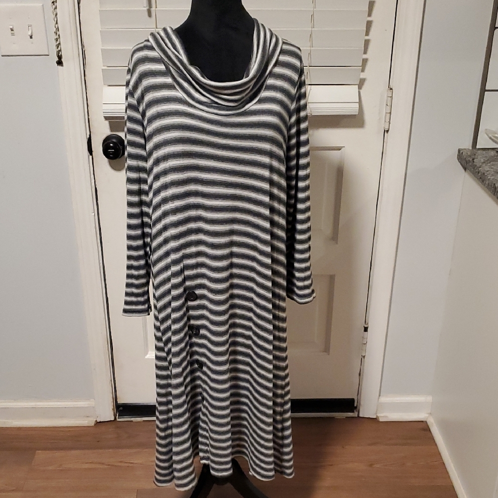 cut loose Gray and White Striped Long-Sleeve Cowl Neck Dress